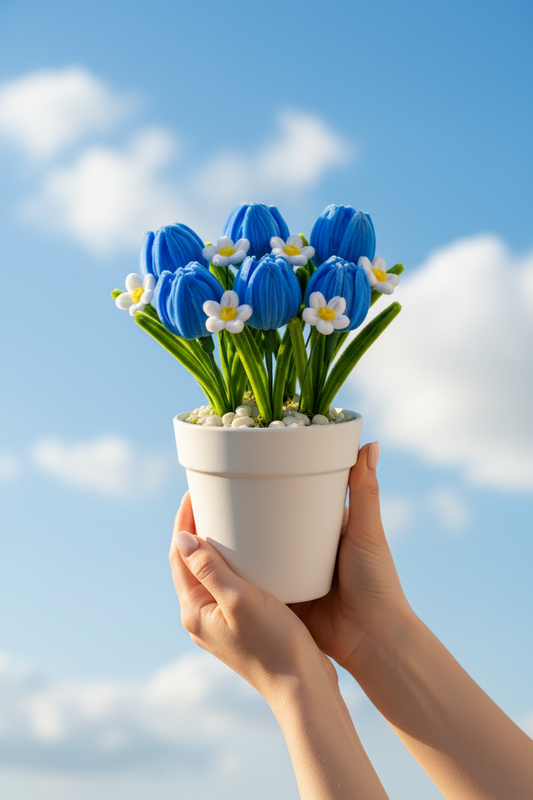 Blue Tulip & Daisy Pot - Blue Sky
